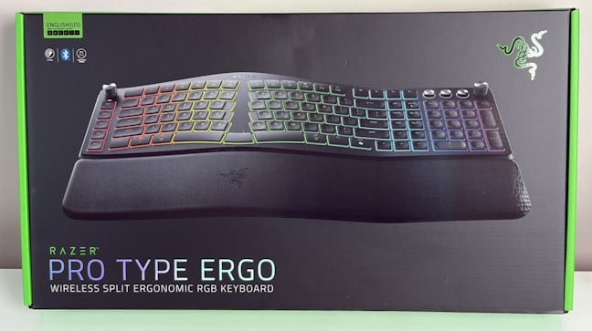 Cutia &Atilde;&reg;n care vine Razer Pro Type Ergo