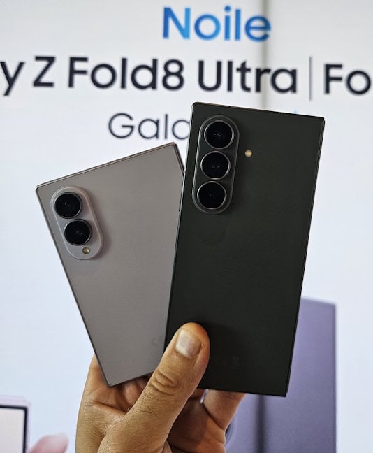 Samsung Galaxy Z Fold8 Èi Galaxy Z Fold8 Ultra