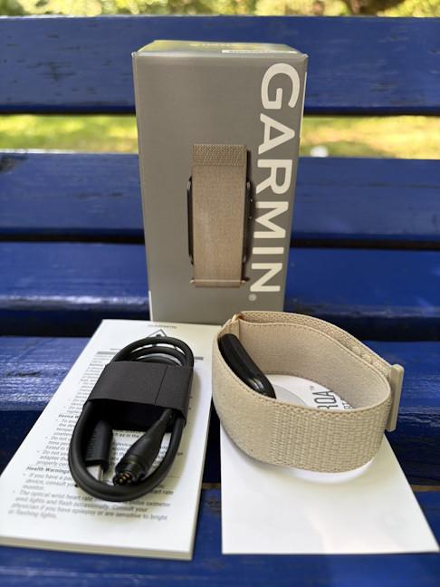 Asta este tot ce gÄseÈti în cutia Garmin CIRQA