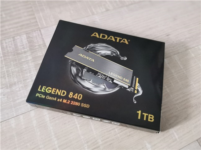 Ambalajul lui ADATA Legend 840