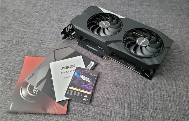 Despachetarea ASUS Dual GeForce RTX 3070 OC Edition