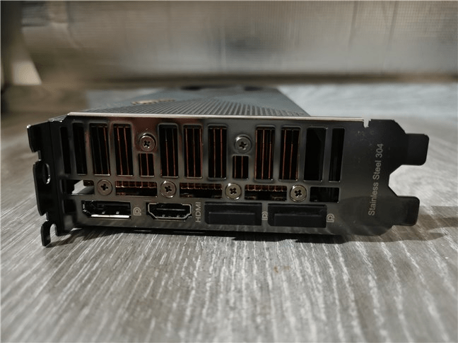 Porturile de pe ASUS Turbo GeForce RTX 3070