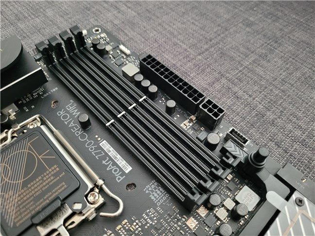 ASUS ProArt Z790-CREATOR WIFI funcționează cu DDR5