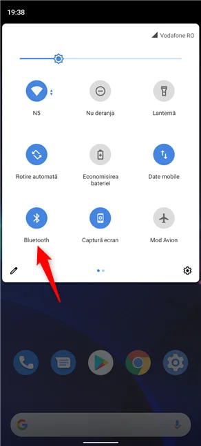 Apasă și menține apăsat pe setarea rapidă Bluetooth din Android