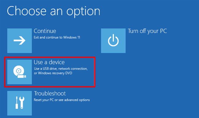 OpÈ›iunea Use a device din mediul de recuperare Windows 11