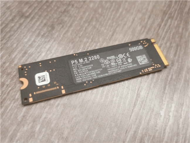 Spatele SSD-ului Crucial P5 500GB PCIe M.2 2280SS (CT500P5SSD8)