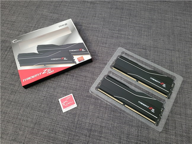 Despachetarea kitului G.Skill Trident Z5 Neo DDR5-6000 32GB
