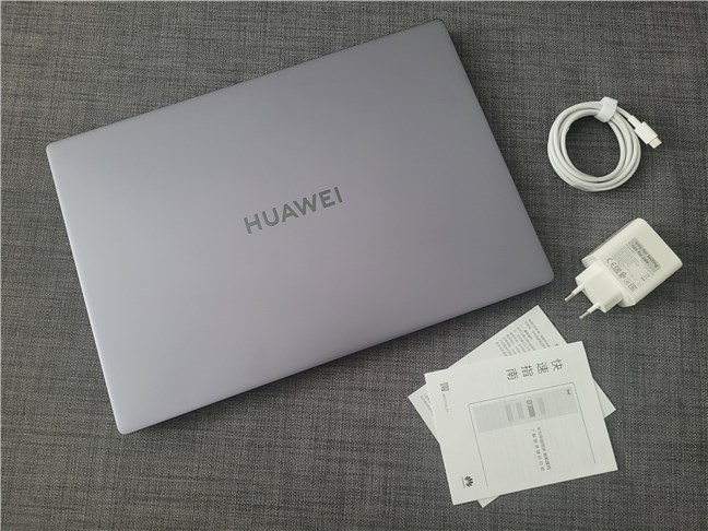 Huawei MateBook D16: Ce găsești în cutie