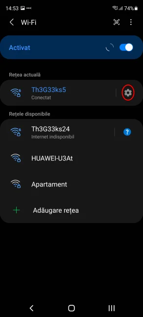 Apasă pe roata dințată de lângă numele conexiunii Wi-Fi