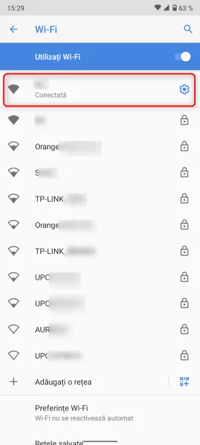 Apasă pe rotița dințată din dreptul conexiunii Wi-Fi