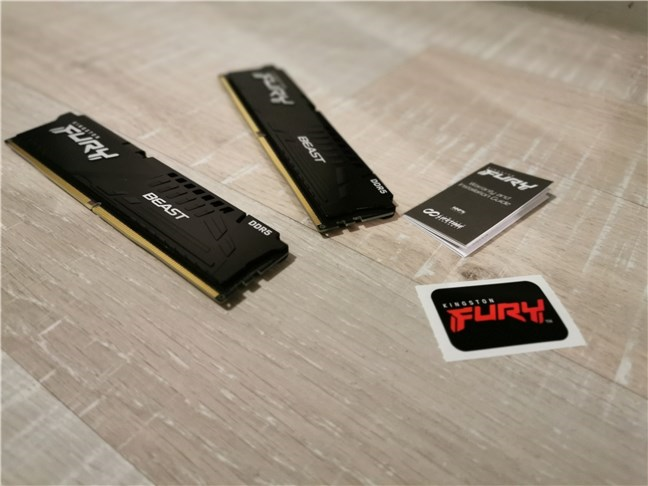 Kingston FURY Beast DDR5-4800 32GB: Ce gÄseÈti în pachet