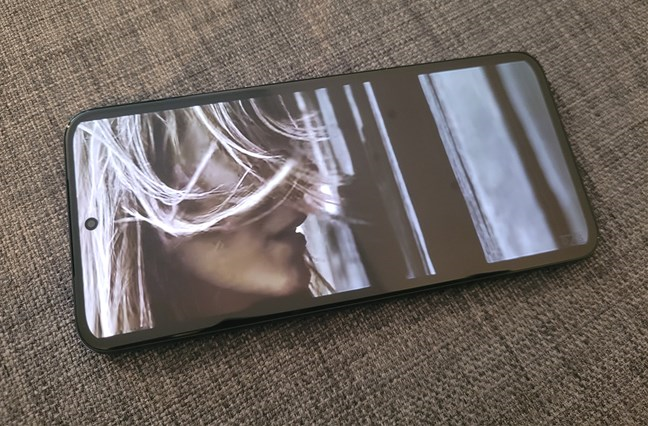 Ecranul de pe Motorola Edge 30 Neo este excelent