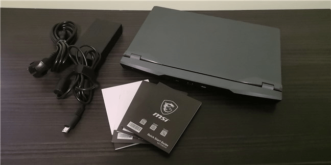 Laptopul de gaming MSI GE66 Raider 10SGS : ce găsești în cutie
