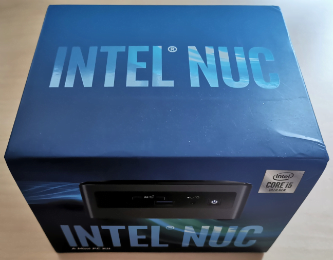 Cutia în care vine Intel NUC10i5FNH