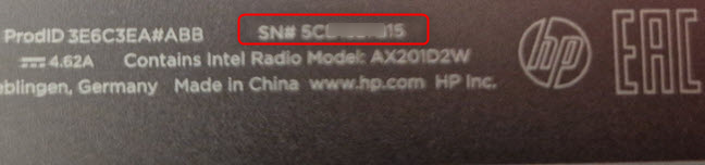 Pe acest laptop HP, numÄƒrul de serie este imprimat pe spate cu litere mici