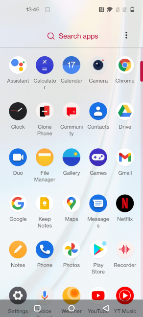 Sunt puÈine aplicaÈii preinstalate