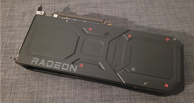 Placa de pe AMD Radeon RX 7900 XT
