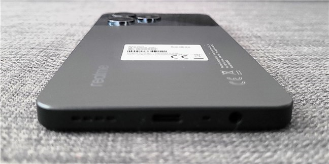 Marginea de jos a telefonului realme C51