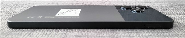 Marginea stÃ¢ngÄƒ a lui realme C51