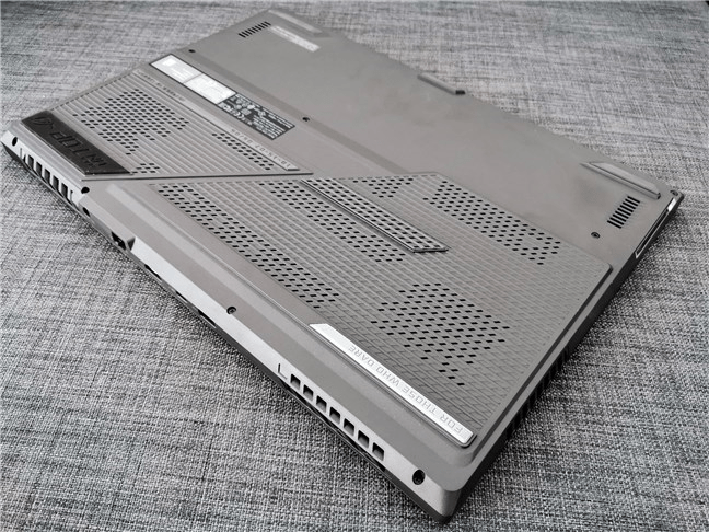 Sistemul de rÄcire de pe ASUS ROG Strix G17 G713