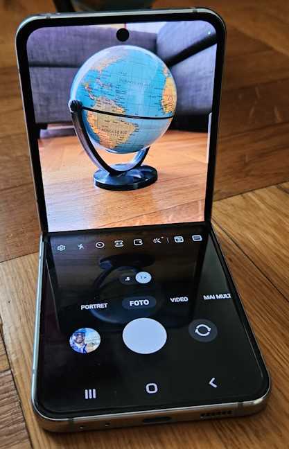 Samsung Galaxy Z Flip5 este grozav în formÄ de L