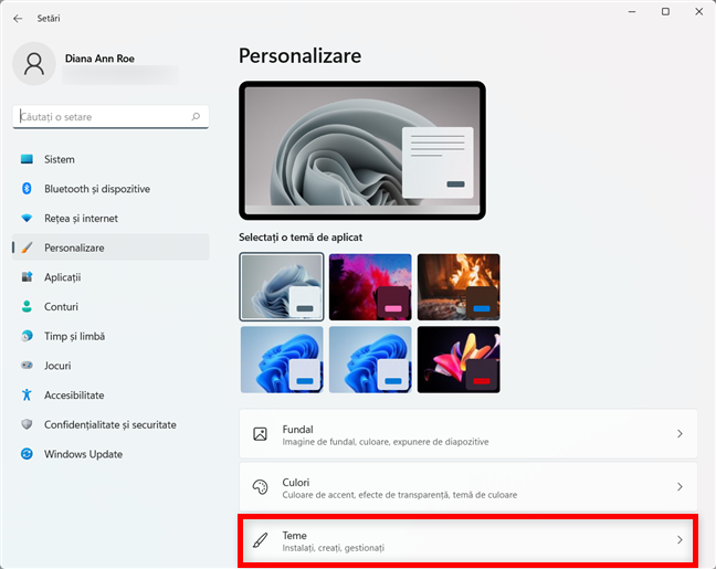 ApasÄƒ pe Teme din fila Personalizare din Windows 11