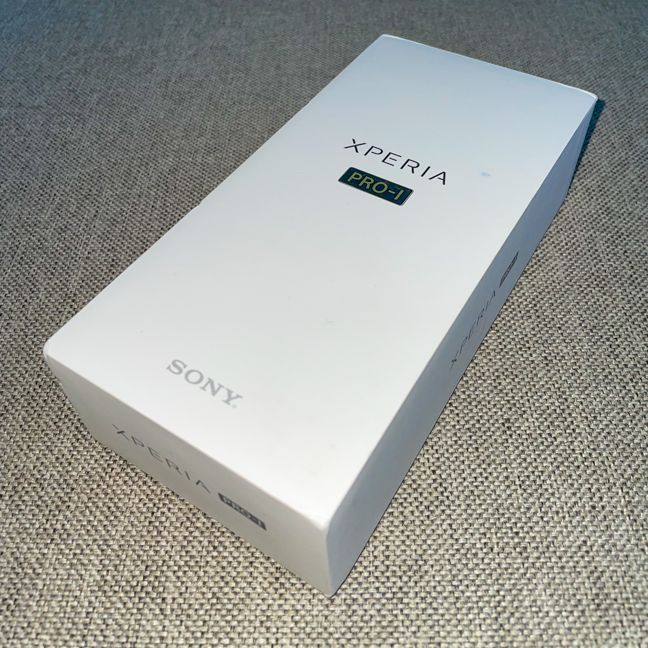 Cutia în care sosește Sony Xperia PRO-I