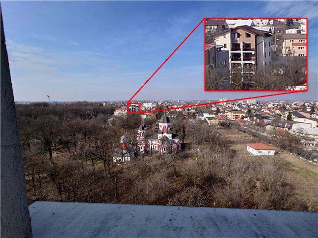 PanoramÄ fÄcutÄ folosind camera ultrawide cu o secÈiune în mÄrime naturalÄ (salvatÄ ca JPEG)