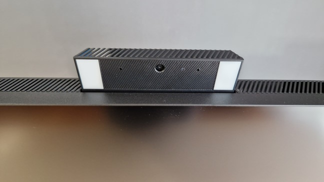 ViewSonic VG2756V-2K are un webcam pop-up