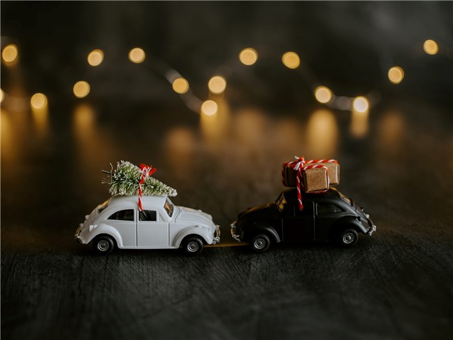 Mașinuțe festive de Crăciun VW Beetle de Annie Spratt