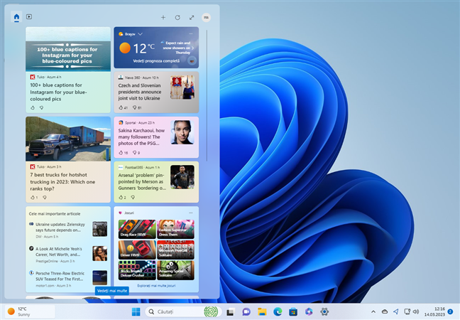 Aspectul implicit al panoului Widgeturi din Windows 11