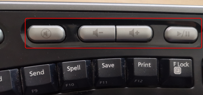 Butoanele multimedia de pe o tastatură